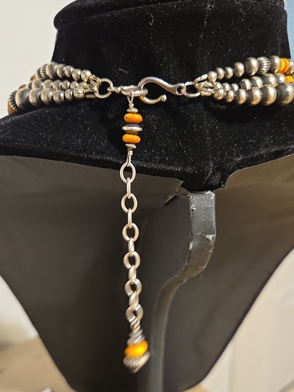 Authentic D. Becenti Navajo Multi-Strand Spiny Oyster & Navajo Pearl Medallion - Picture 2 of 8